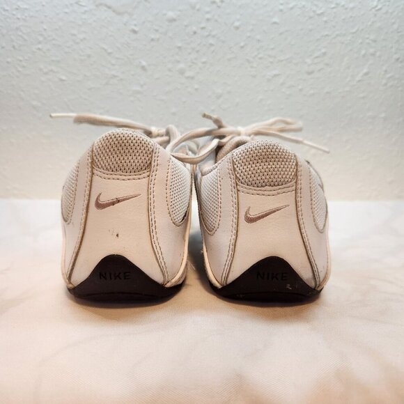Nike Women's Size 6 Musique White Pink Training Cheer/Dance Sneaker 313768-101 - Picture 4 of 9